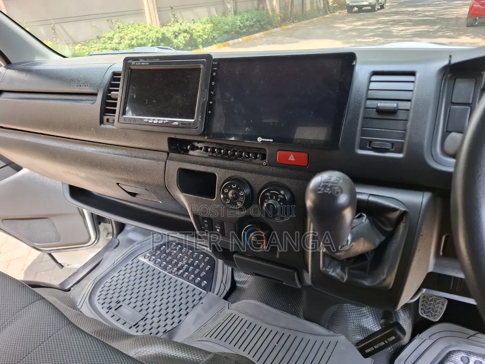 Toyota HiAce 2025 Beige