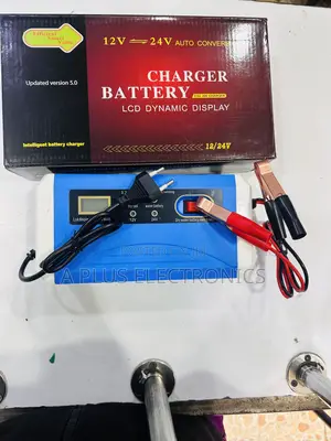 Battery Charger 12/24a V10a – High Efficiency Portable Auto Charger