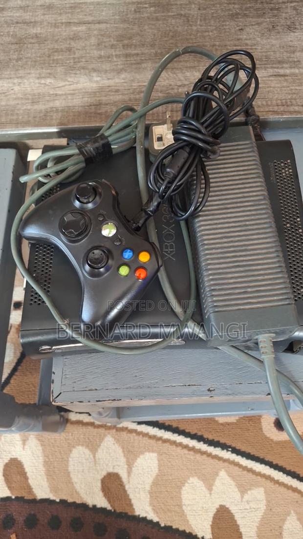 Black Xbox 360 Fat - thumbnail 2