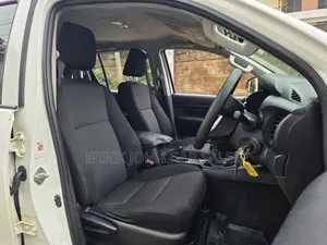 Toyota Hilux Revo Double Cab Deisel 2.4 AWD 2019 White