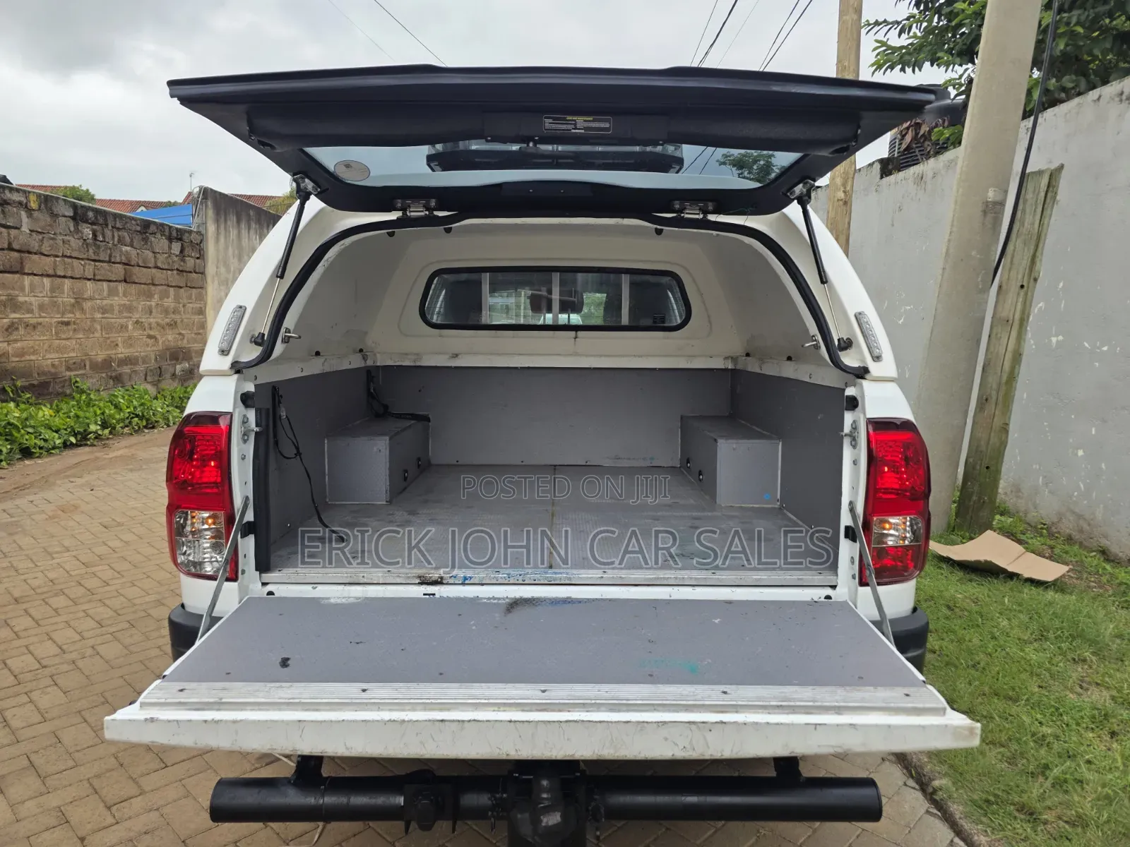Toyota Hilux Revo Double Cab Deisel 2.4 AWD 2019 White