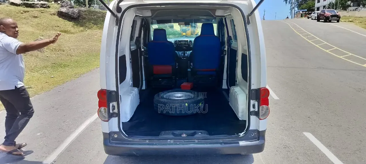 Nissan NV200 2012 White