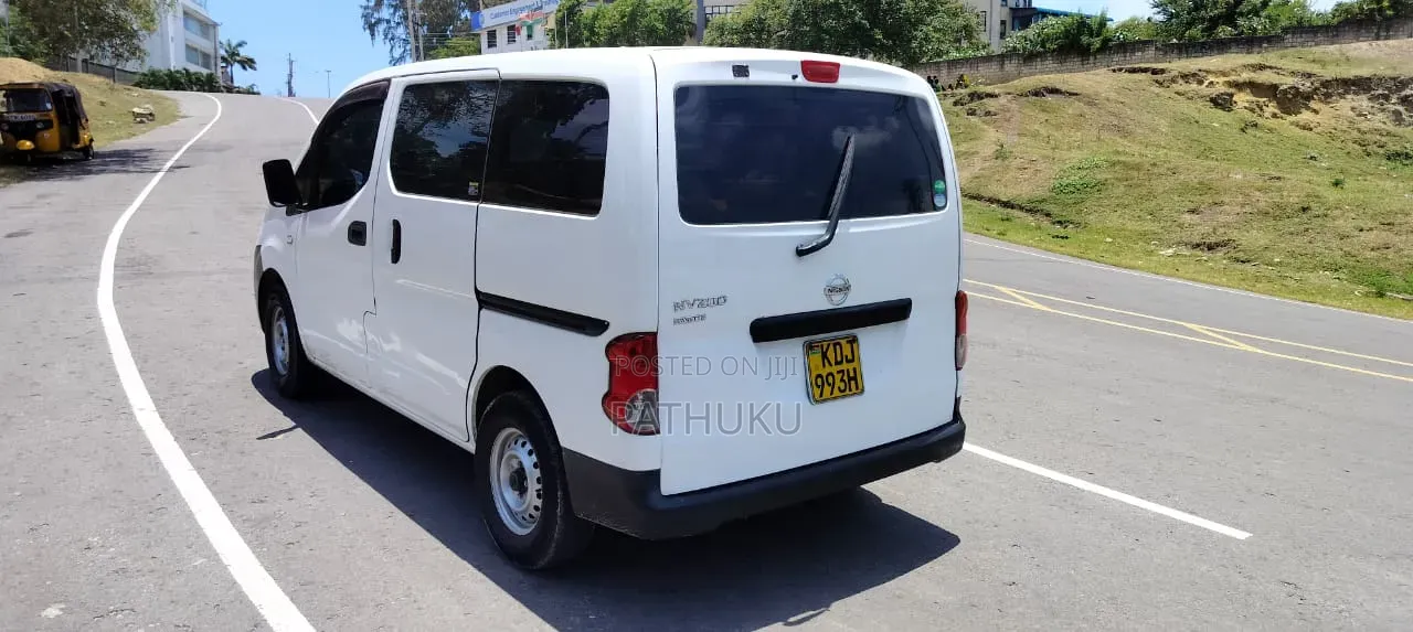 Nissan NV200 2012 White