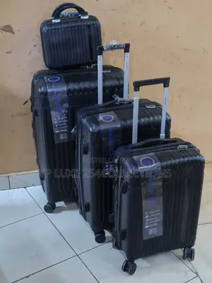*4 in 1 Luxurious Unbreakable Suitcase