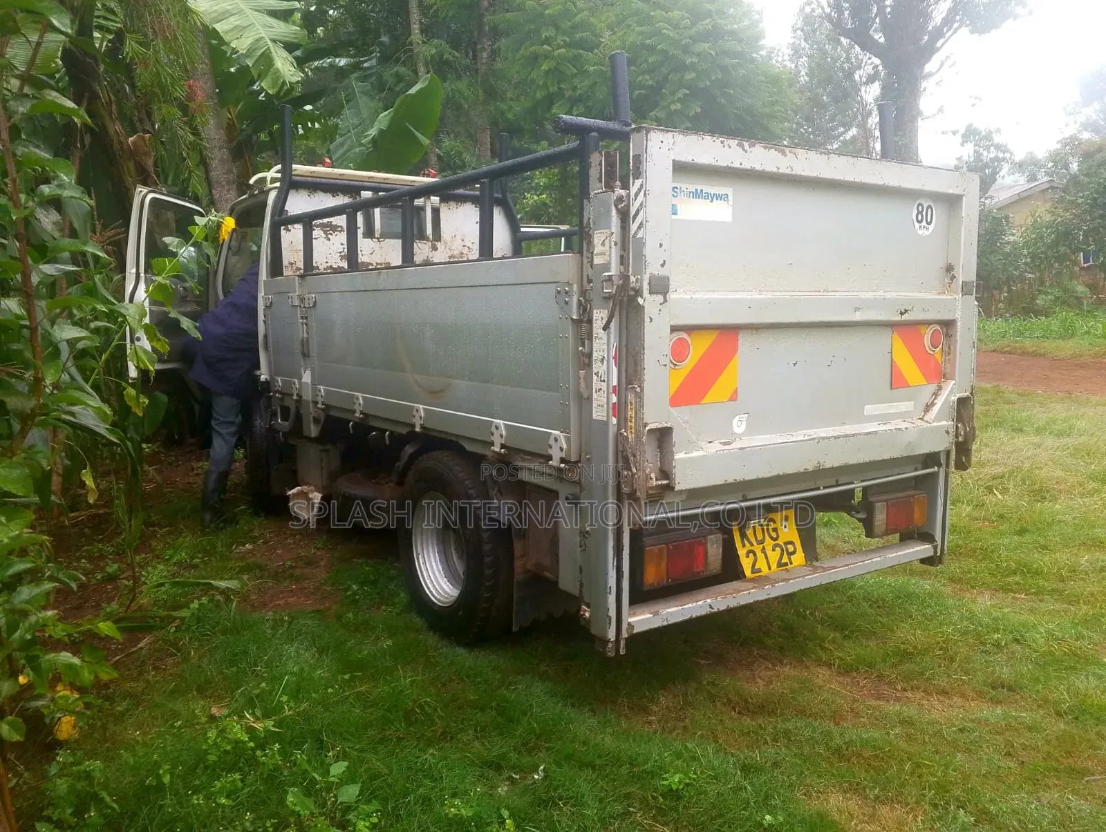 Isuzu ELF Truck 2014 Silver