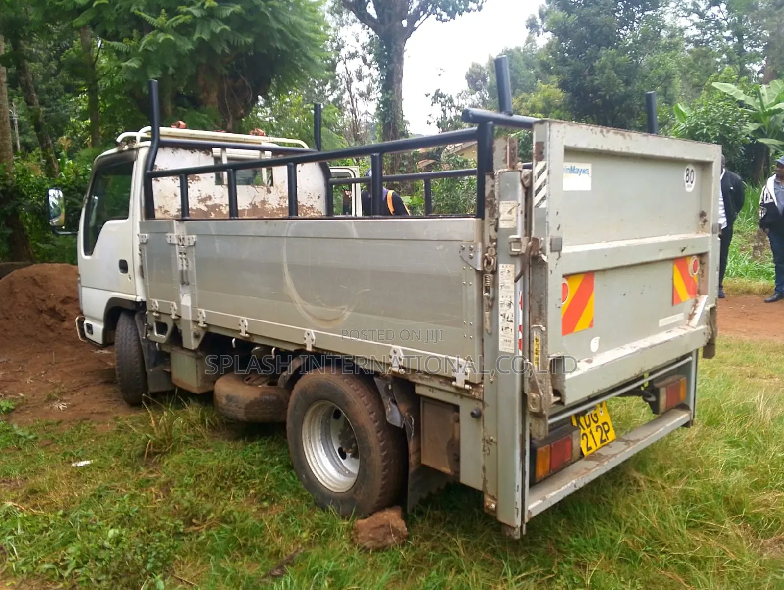 Isuzu ELF Truck 2014 Silver