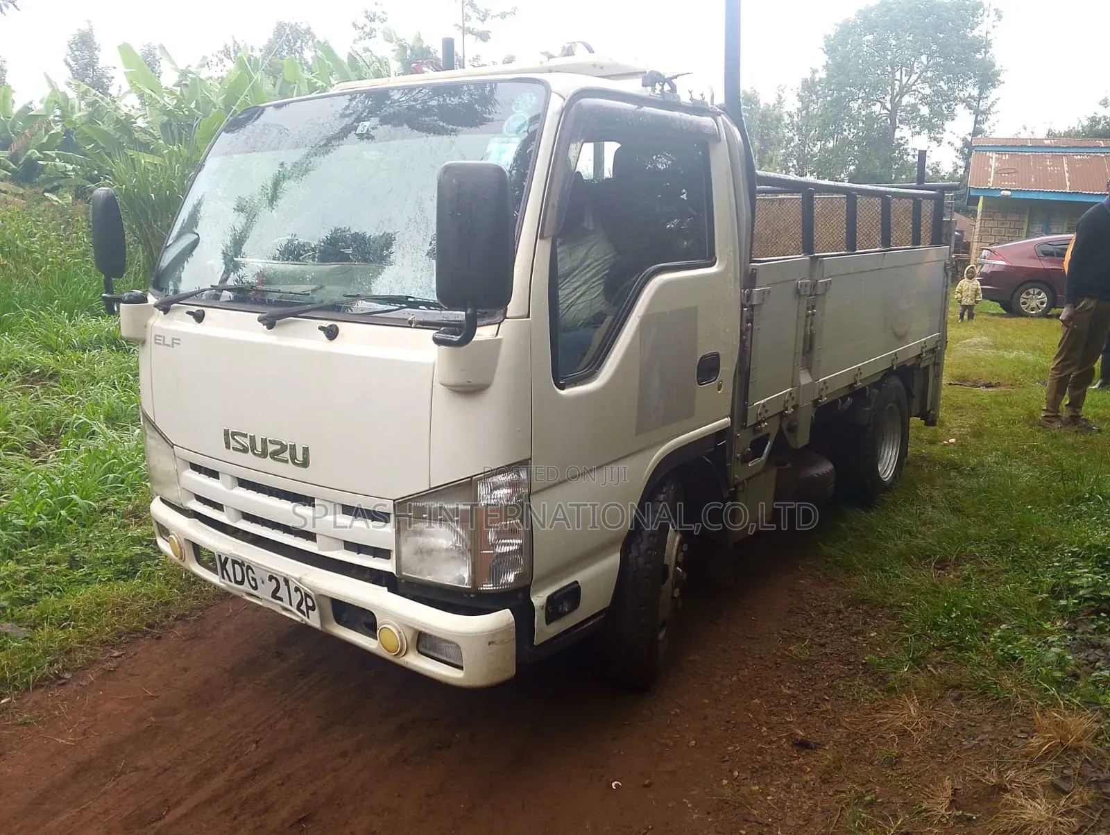 Isuzu ELF Truck 2014 Silver