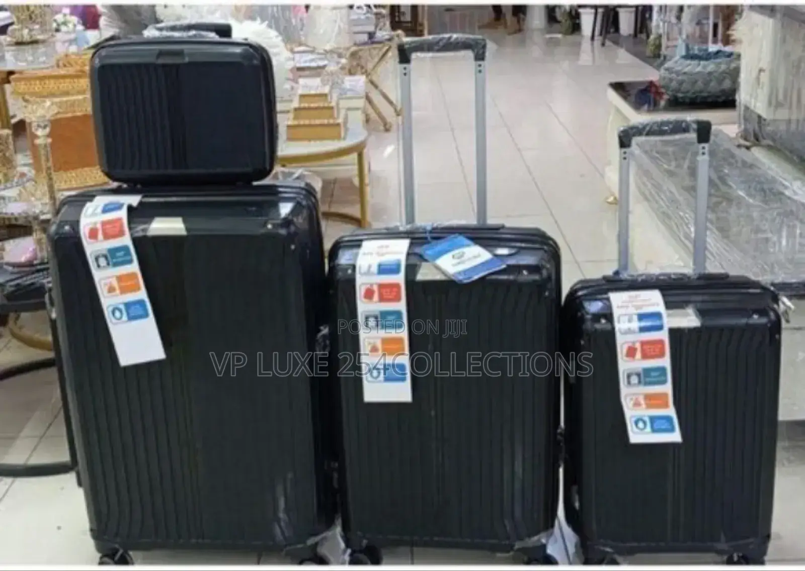 *4 in 1 Luxurious Unbreakable Suitcase