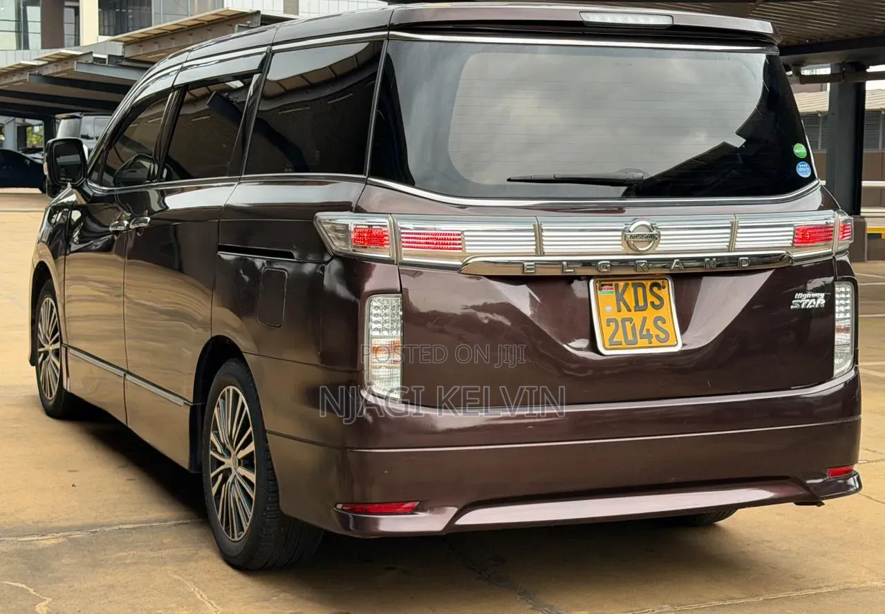 Nissan Elgrand 2017 Burgundy