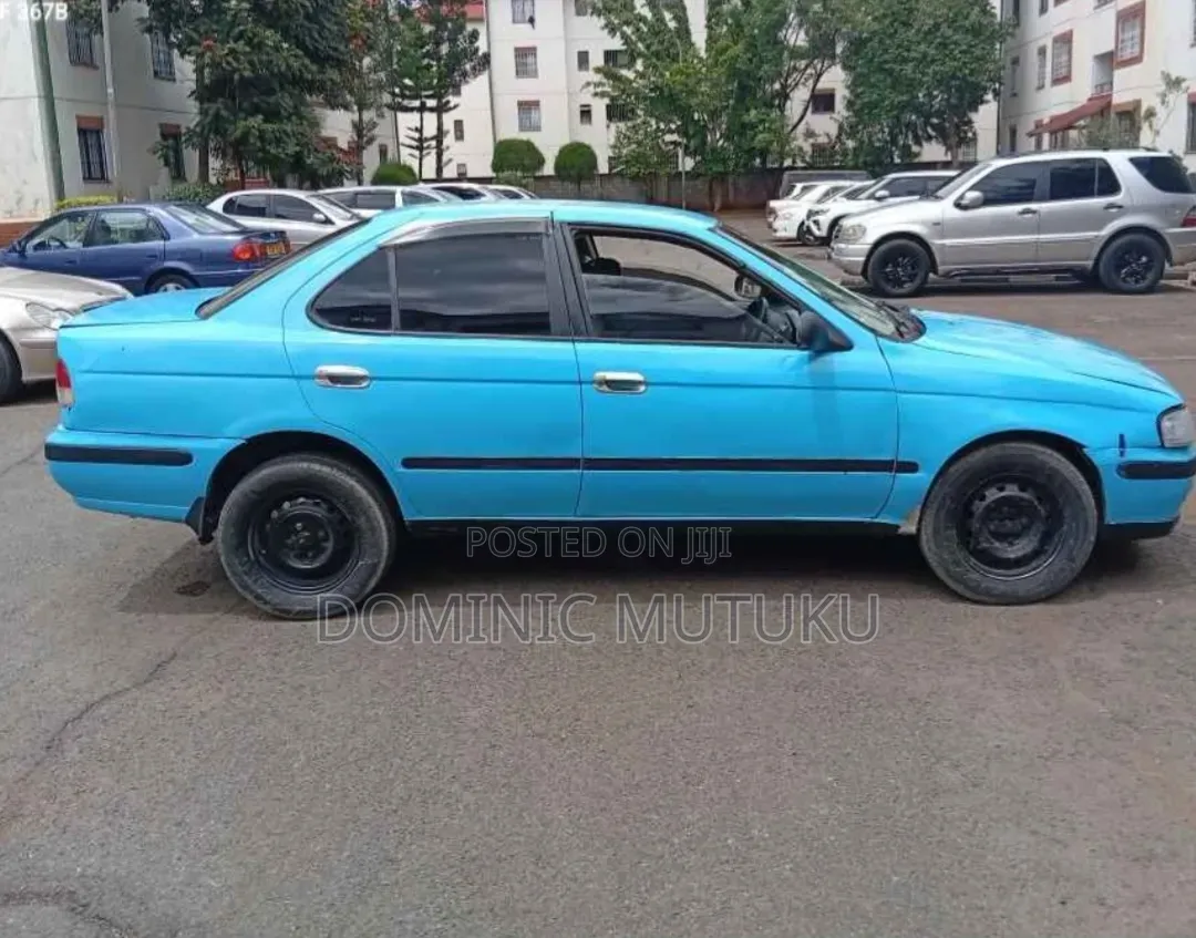 Nissan Sunny 2001 Blue