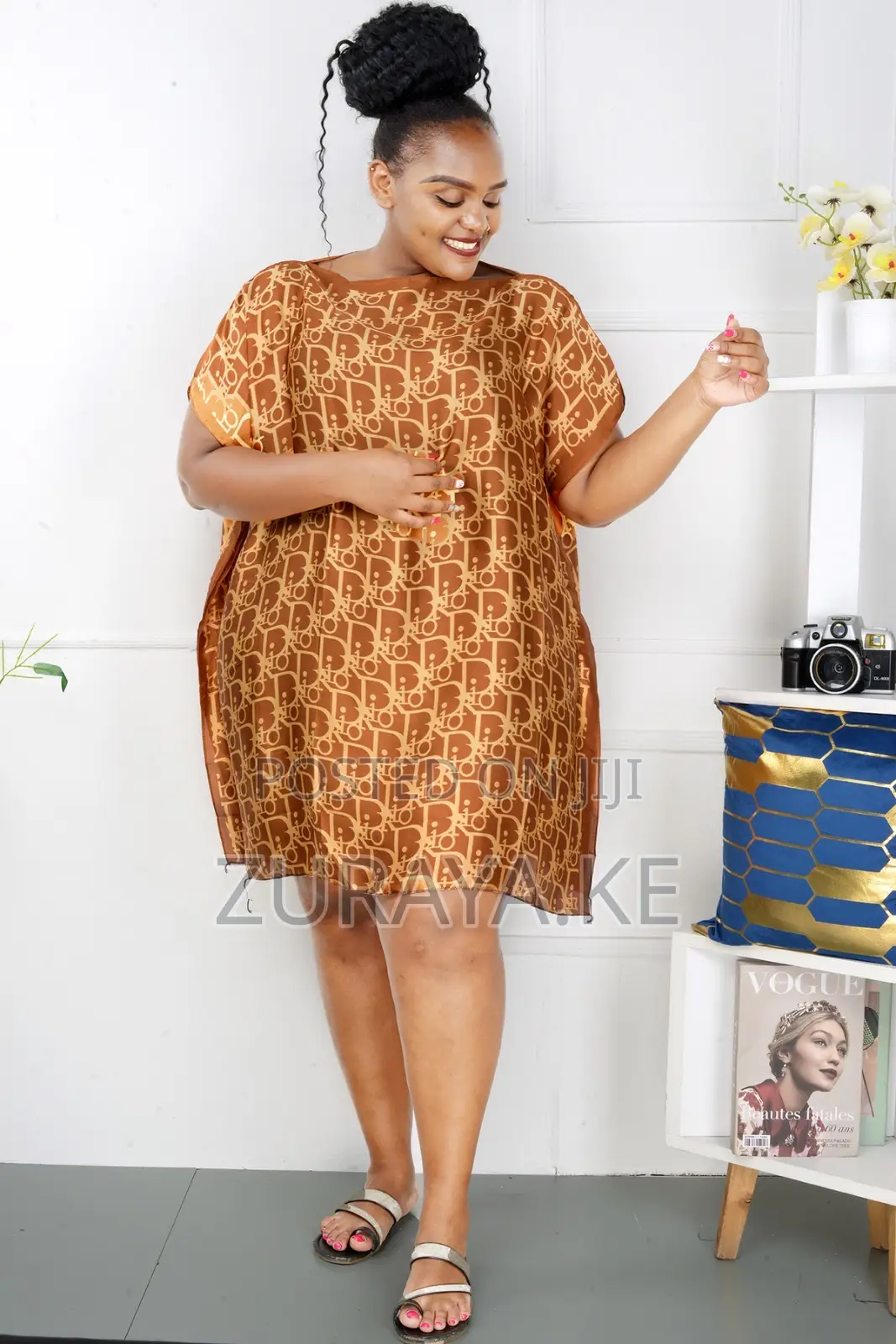 Short Silk Deras