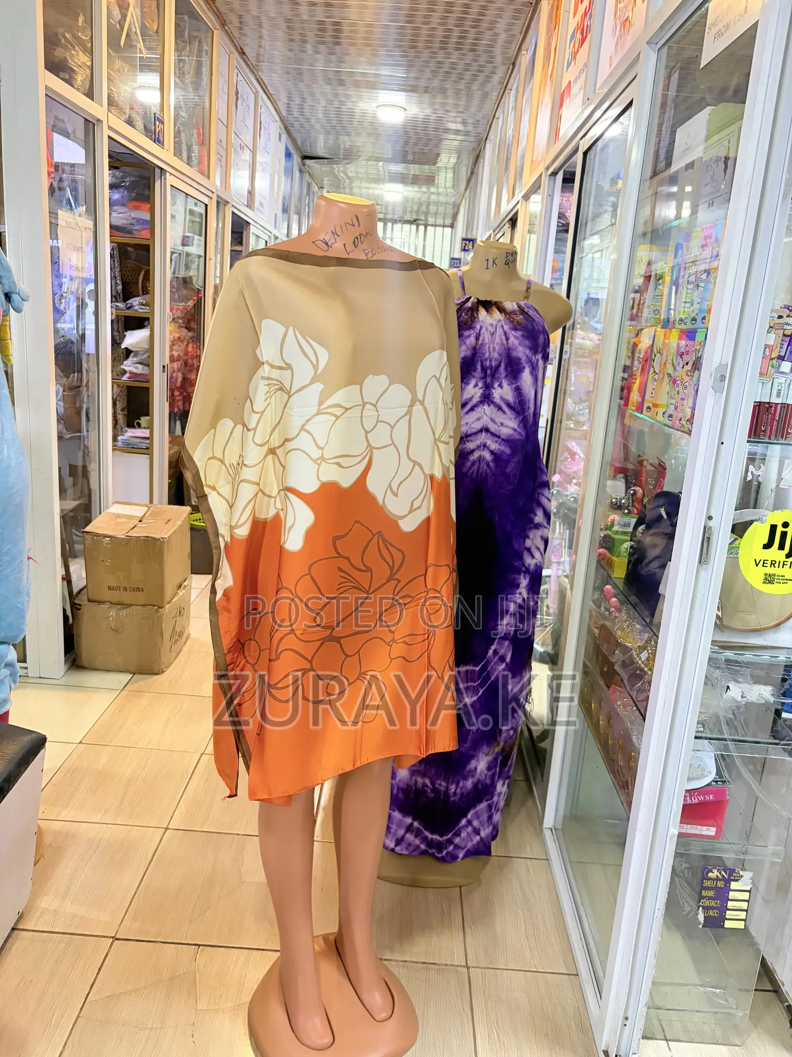 Short Silk Deras