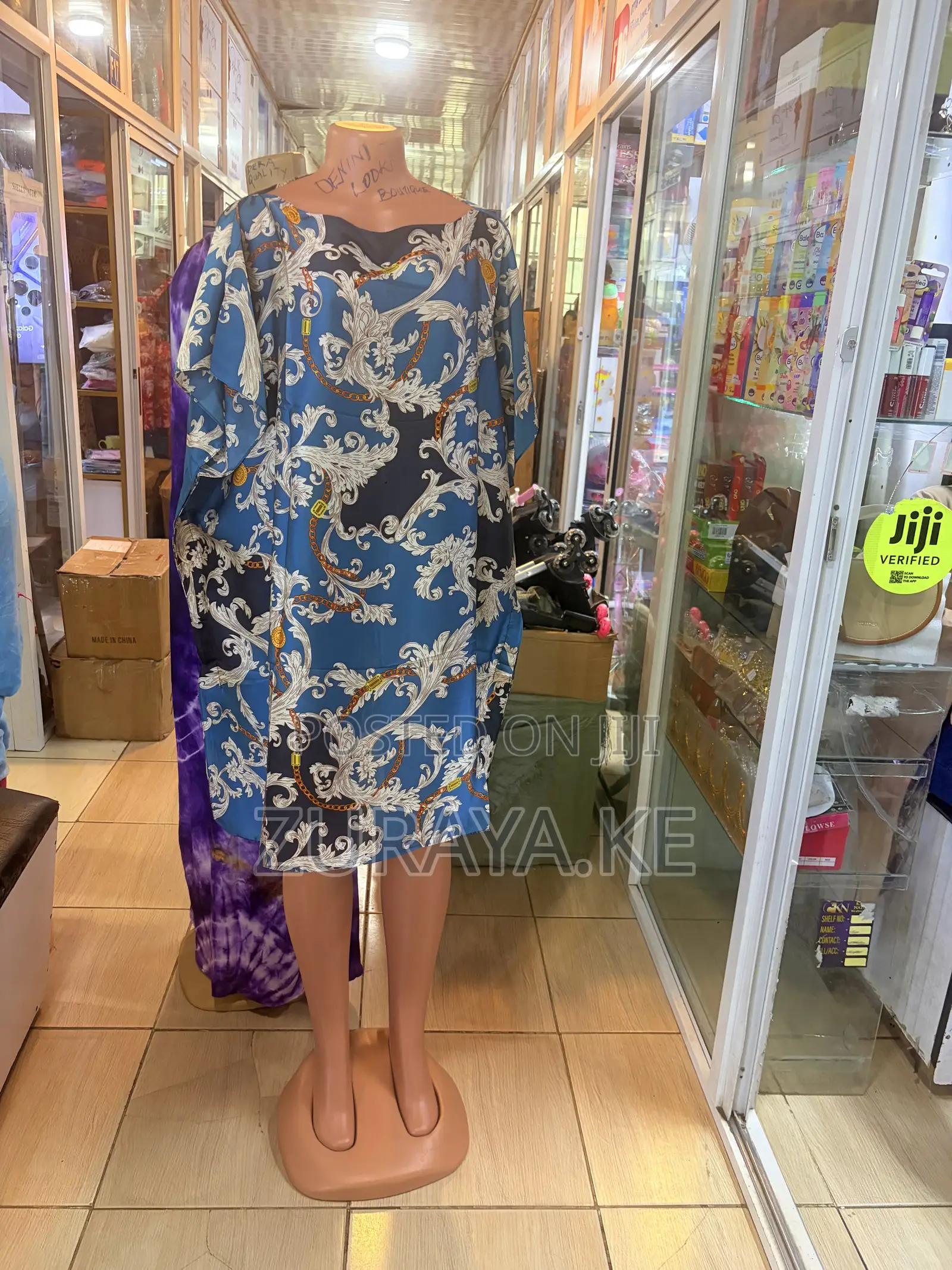 Short Silk Deras