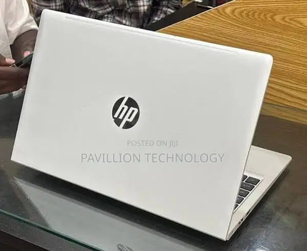 New Laptop HP 240 G9 8GB Intel Core i7 SSD 512GB