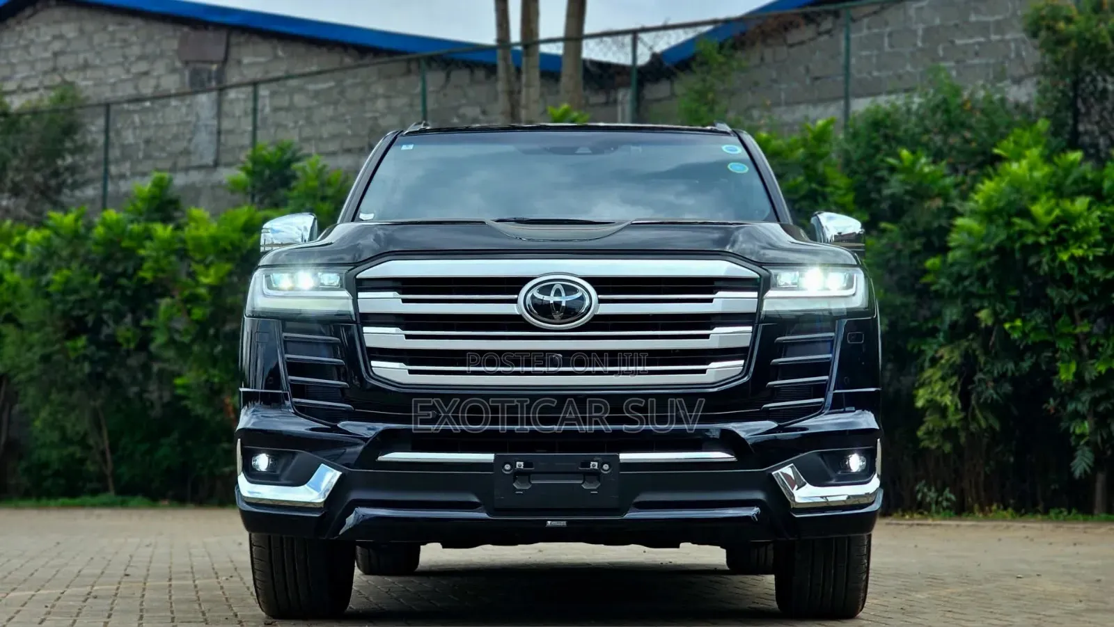 Toyota Land Cruiser LC300 2023 Black