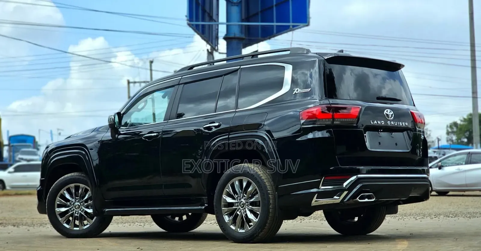 Toyota Land Cruiser LC300 2023 Black