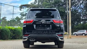 Toyota Land Cruiser LC300 2023 Black