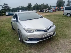 Toyota Auris 2015 Silver