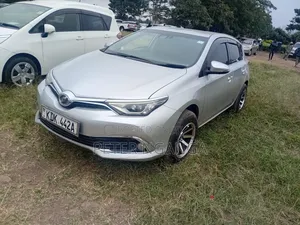 Toyota Auris 2015 Silver