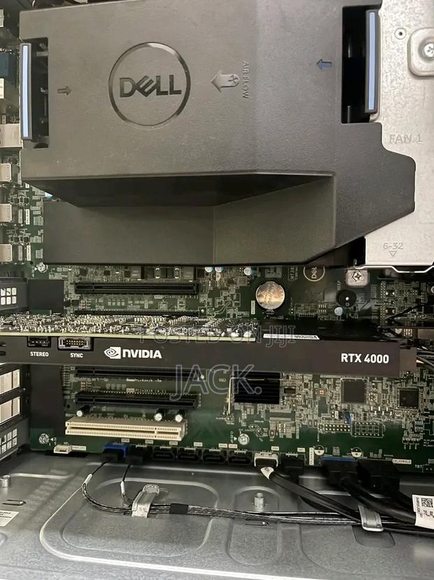 Desktop Computer Dell Precision 5820 32GB Intel Xeon SSD 1T - thumbnail 3