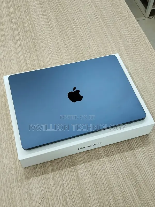 Laptop Apple MacBook Air 2026 M5 16GB Intel Core i7 SSD 512GB