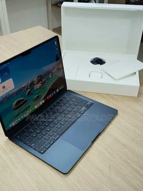 Laptop Apple MacBook Air 2026 M5 16GB Intel Core i7 SSD 512GB
