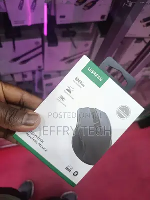Ugreen Ergonomic Wireless Mouse Features 4000 Dpi High Sensitivity