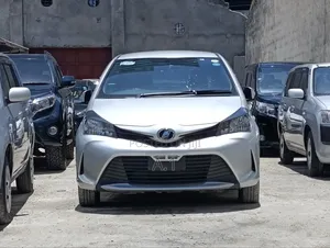 Toyota Vitz 2019 Silver