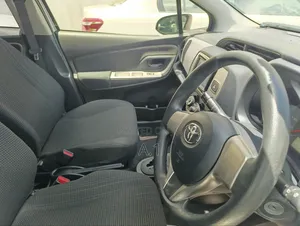 Toyota Vitz 2019 Silver