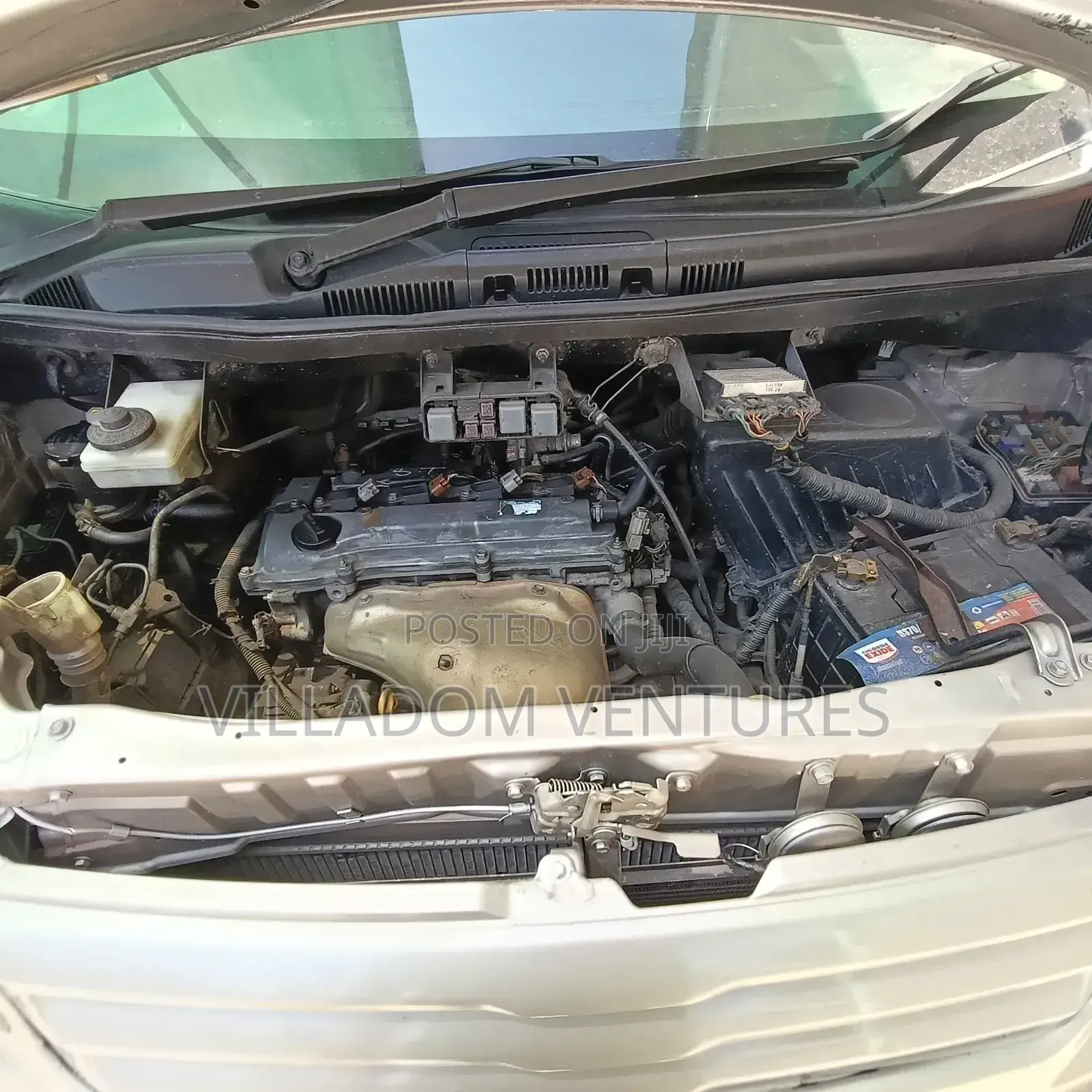 Toyota Noah 2004 Gold