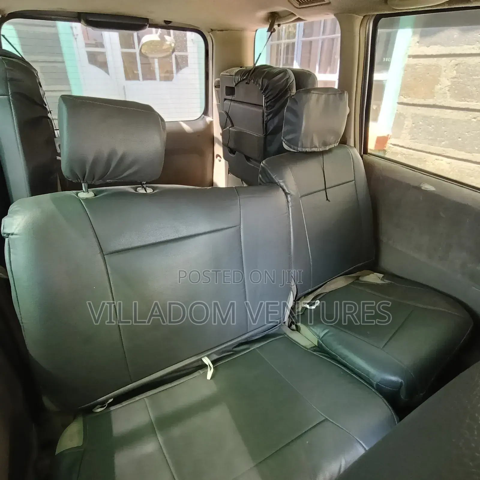 Toyota Noah 2004 Gold