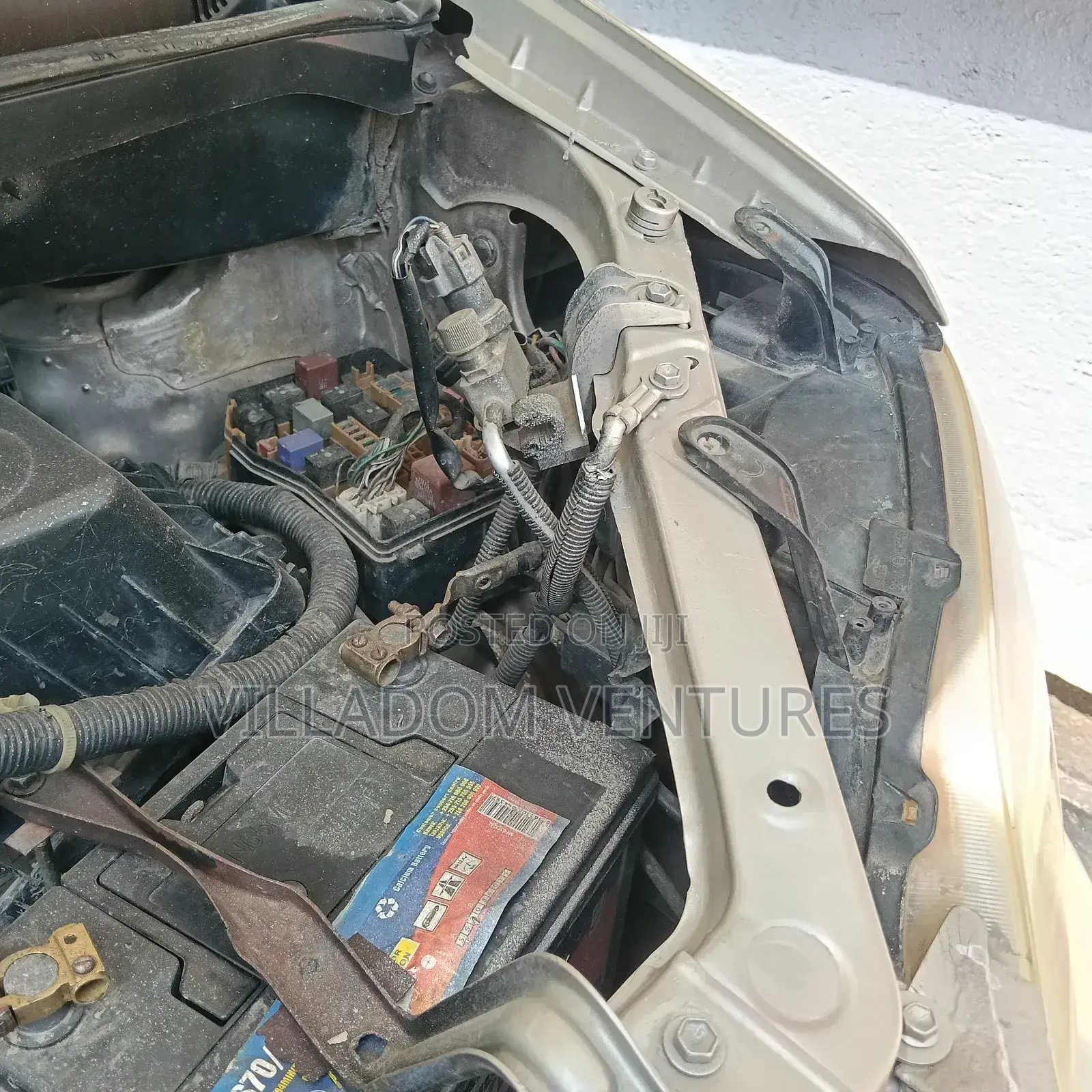 Toyota Noah 2004 Gold