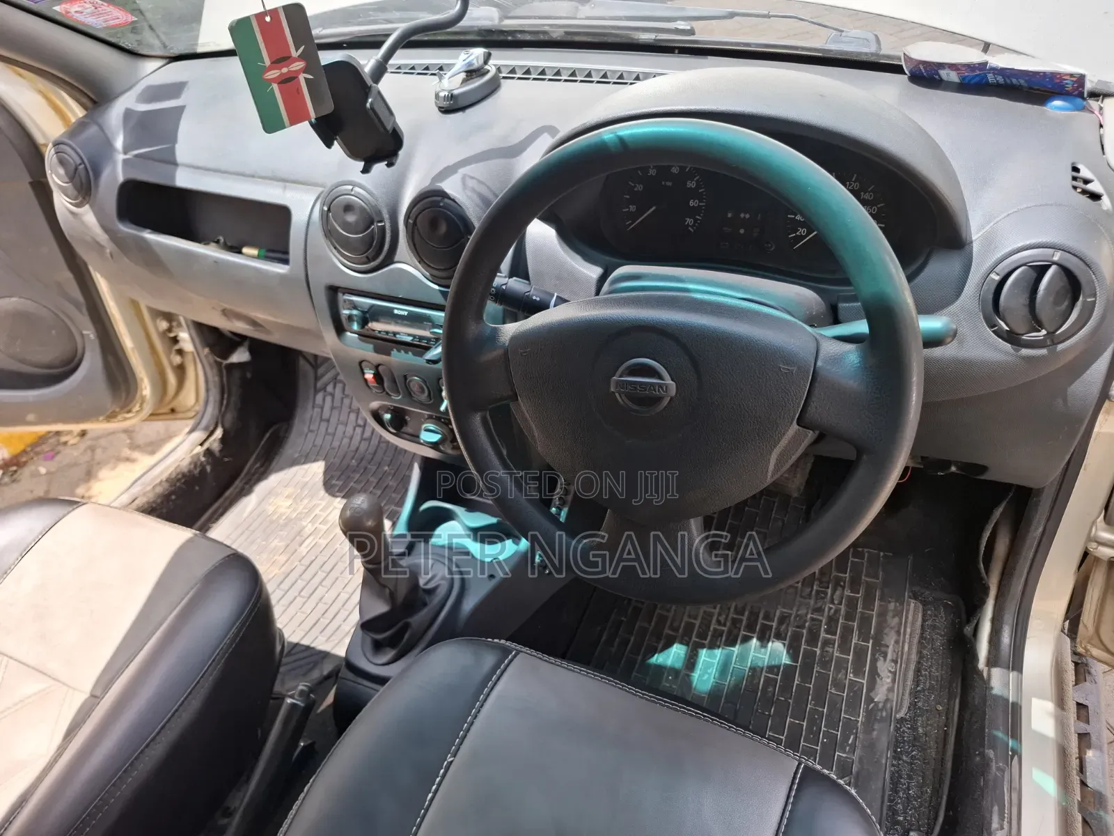 Nissan NP200 2010 Gold