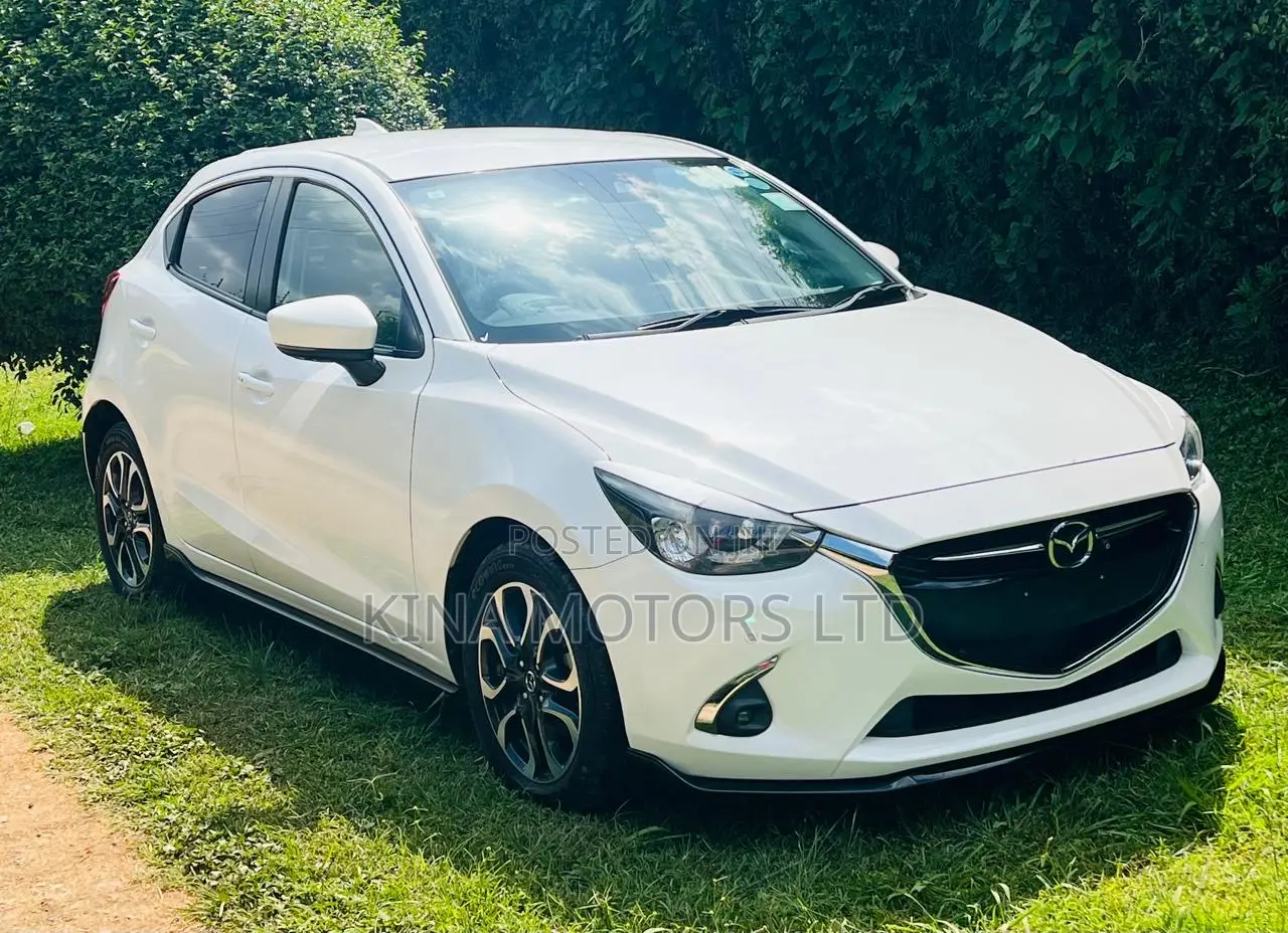 Mazda Demio 2019 Off white
