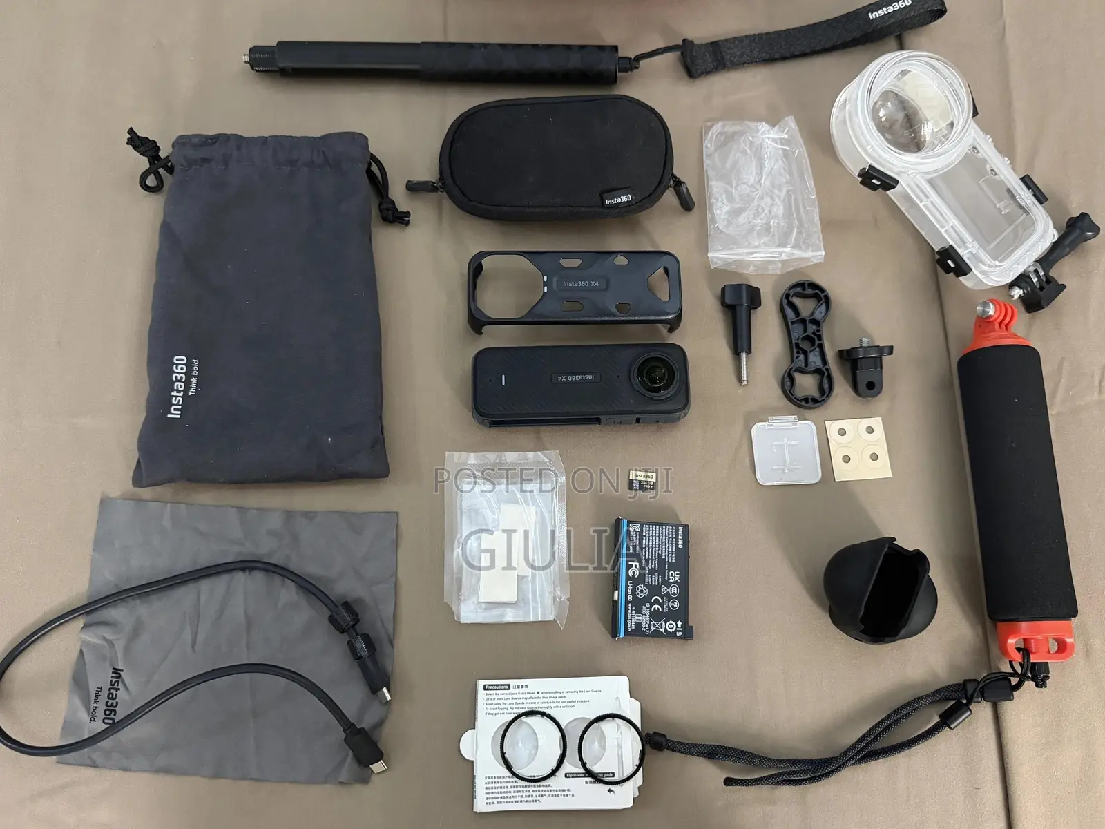 Insta 360 X 4 Full Kit - Send a Message