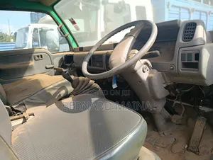 Nissan Ud 210