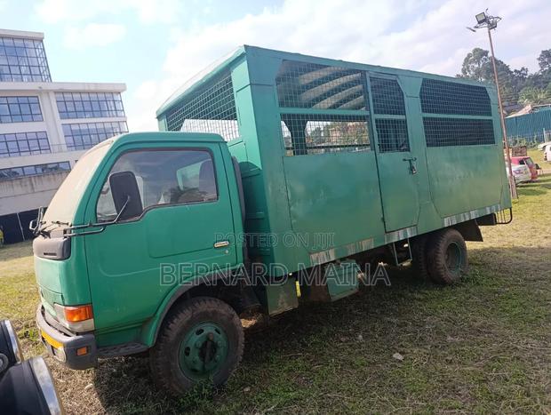 Nissan Ud 210 - thumbnail 5