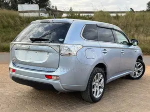 Mitsubishi Outlander 2016 Blue