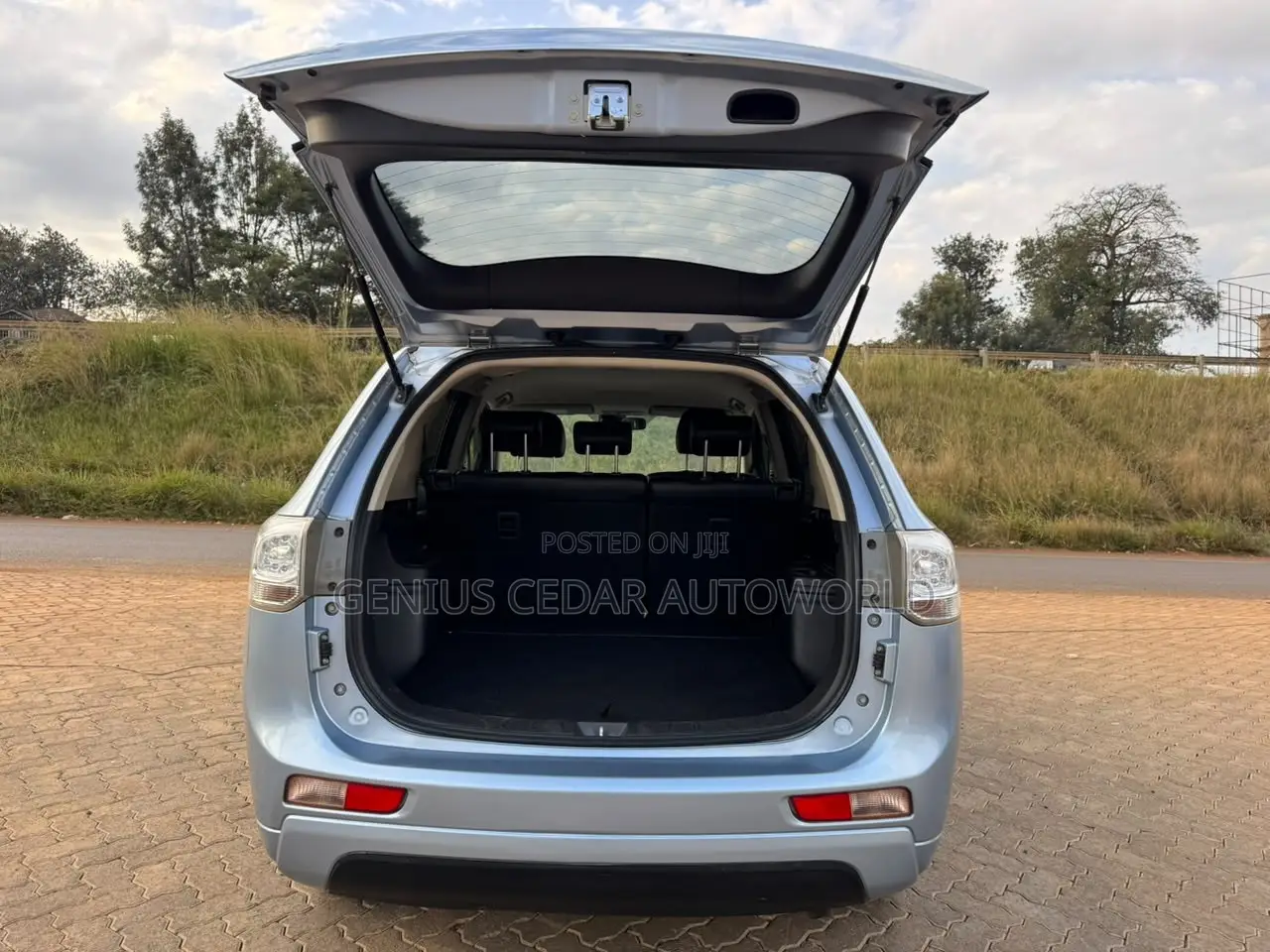 Mitsubishi Outlander 2016 Blue