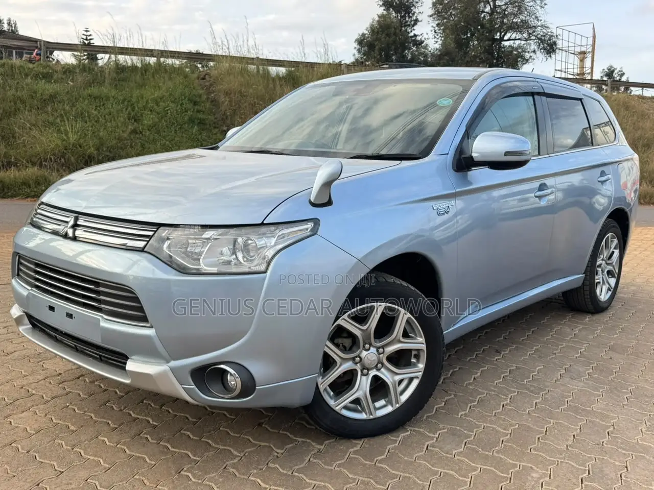 Mitsubishi Outlander 2016 Blue