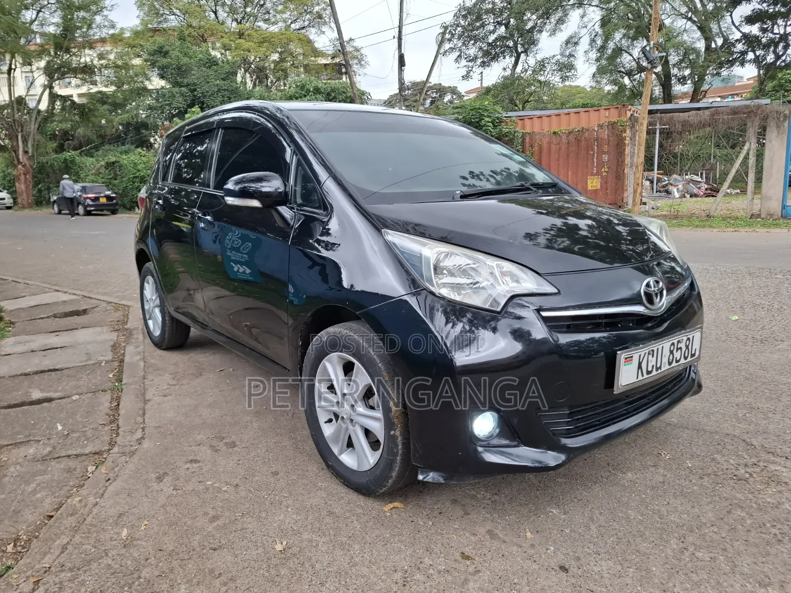Toyota Ractis 2012 Black