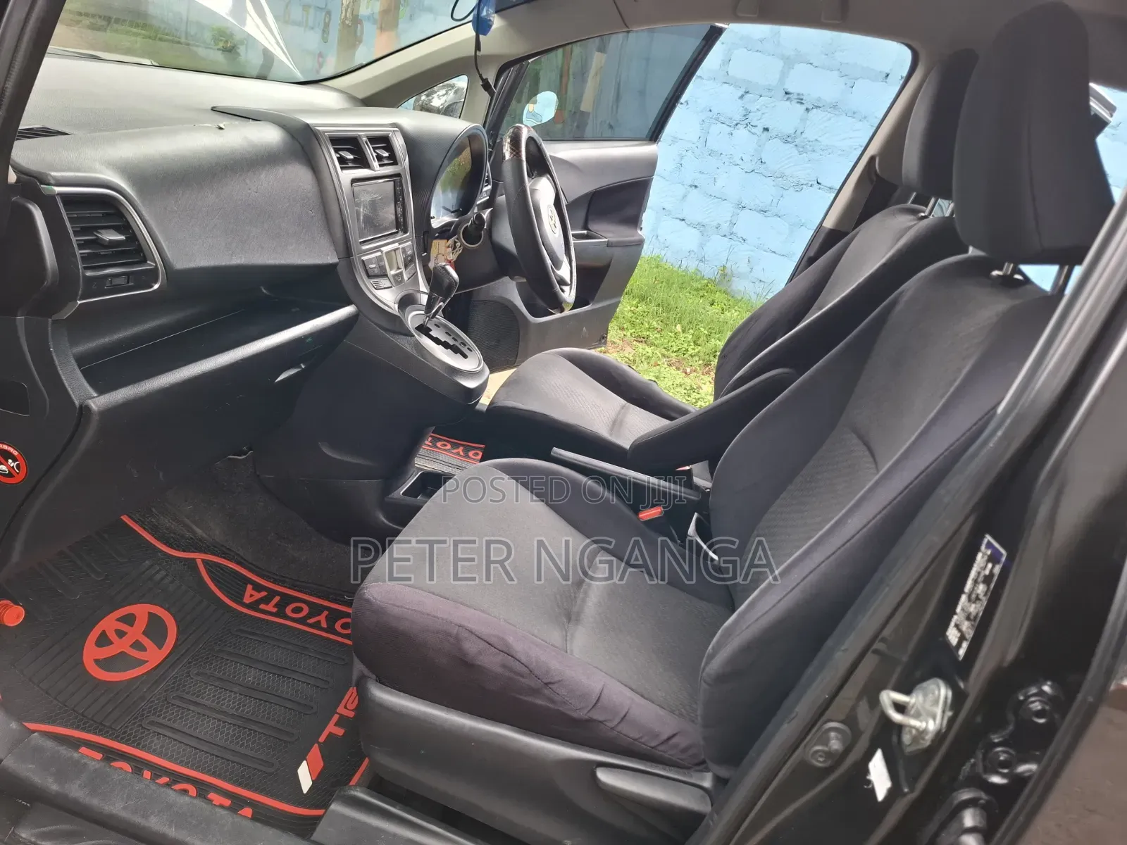 Toyota Ractis 2012 Black