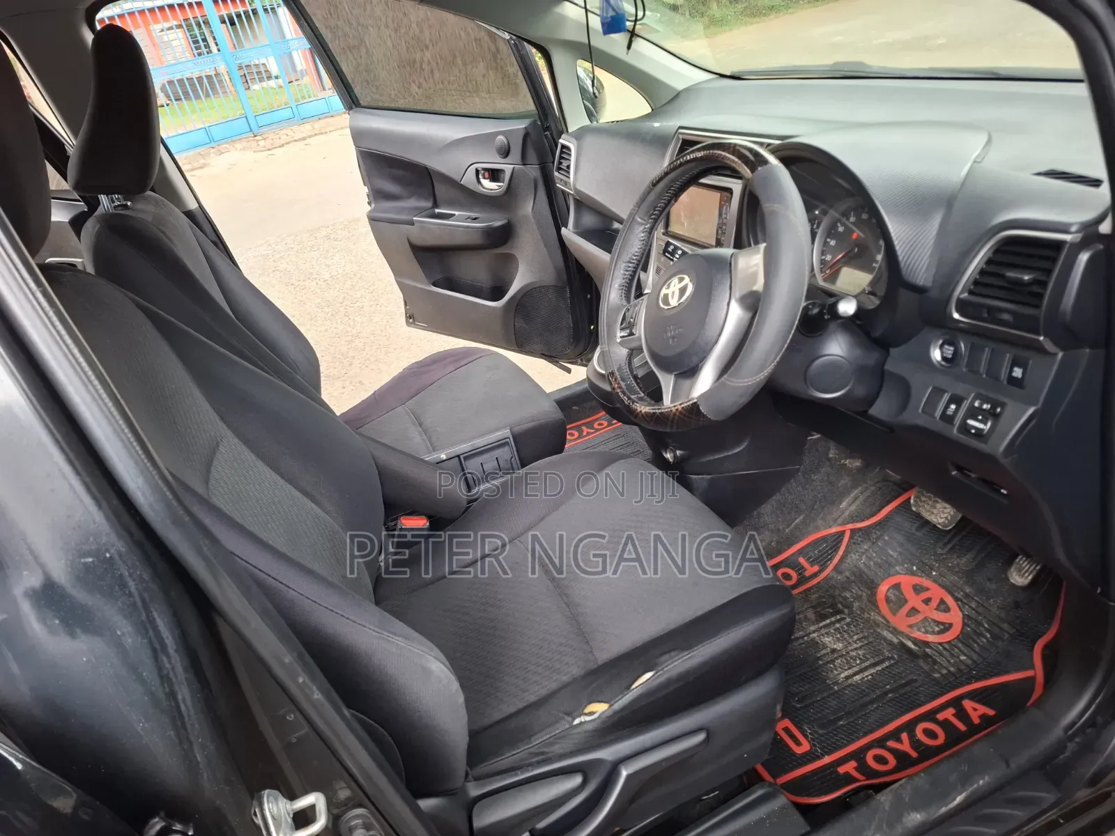 Toyota Ractis 2012 Black