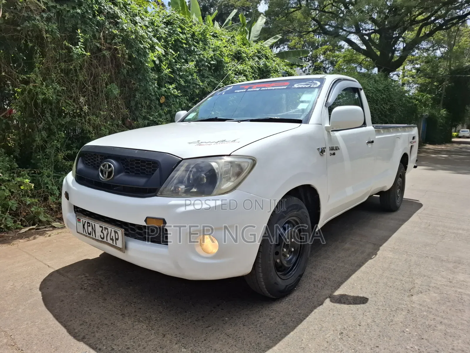 Toyota Hilux 2011 Off white