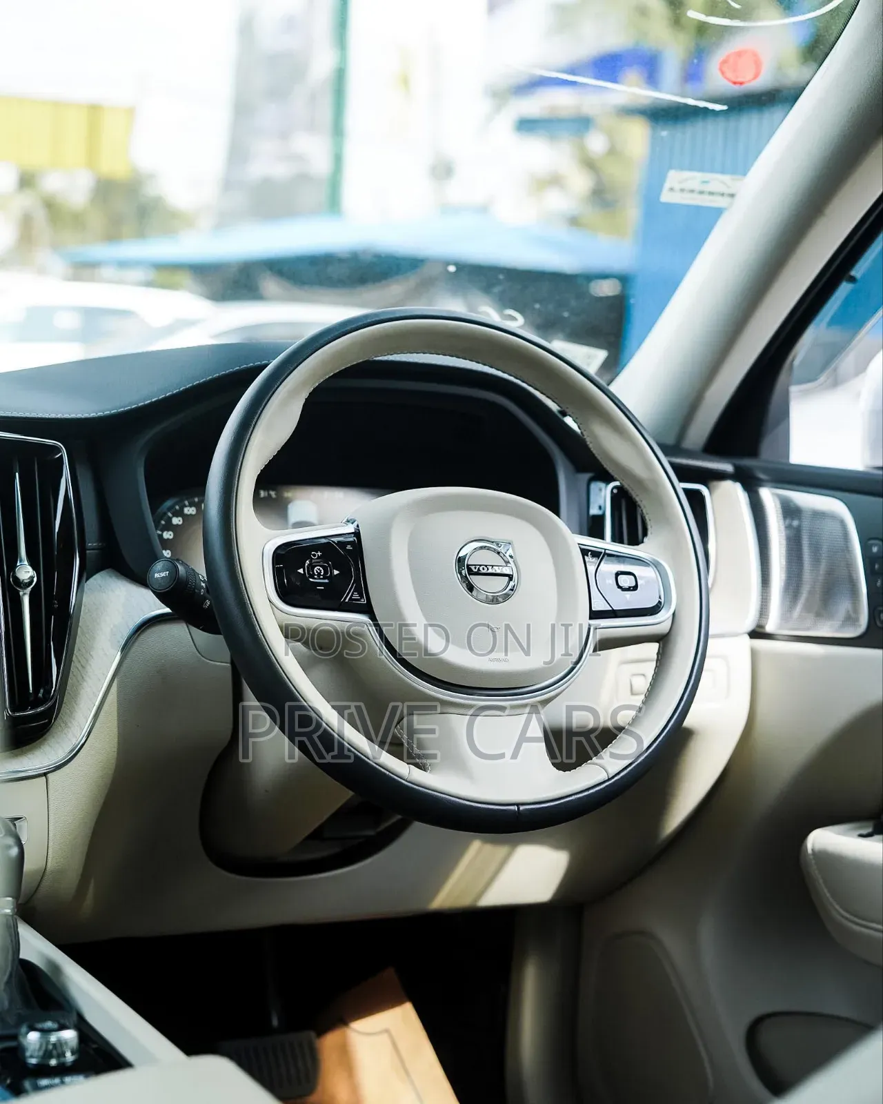 Volvo XC60 2019 White