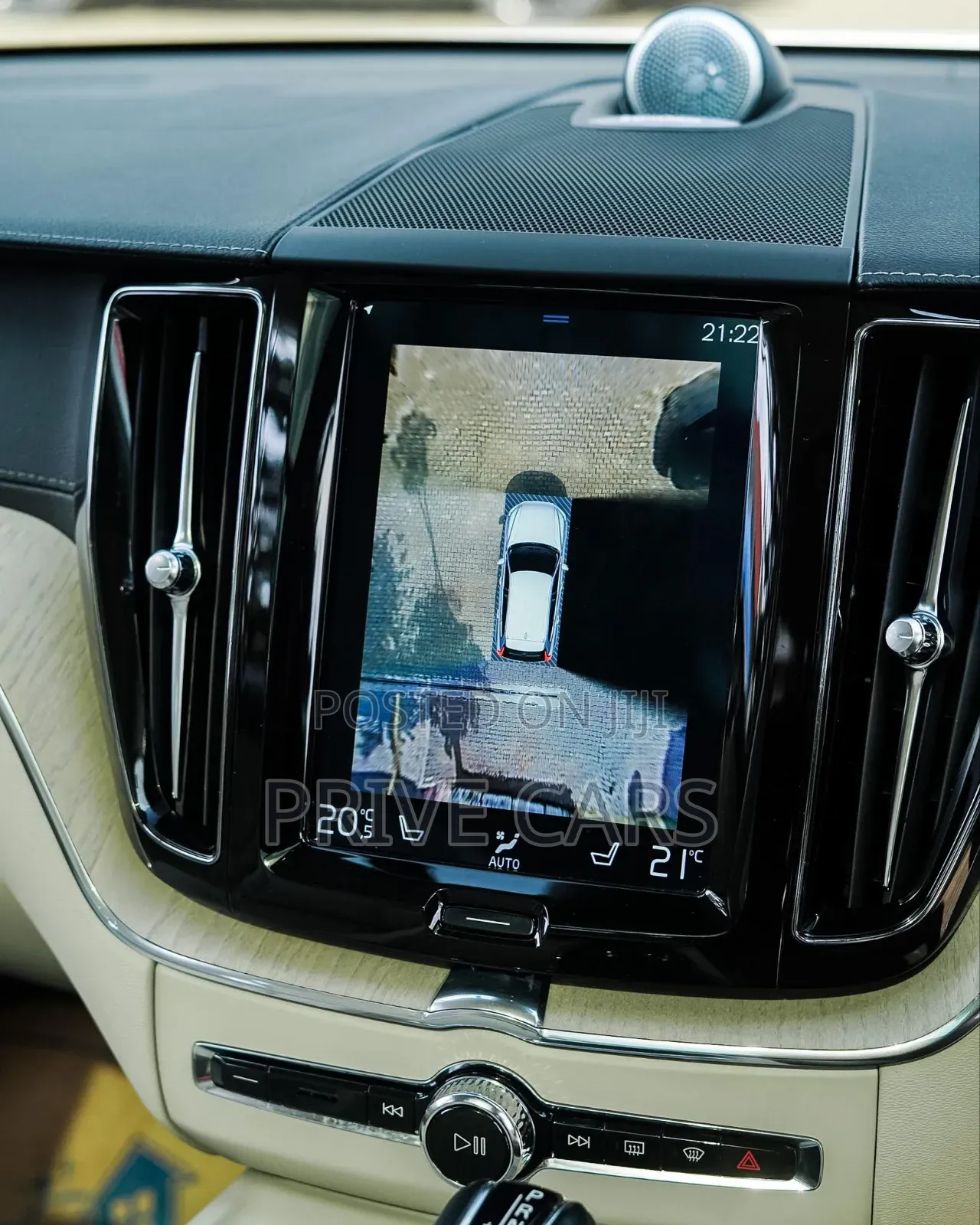 Volvo XC60 2019 White