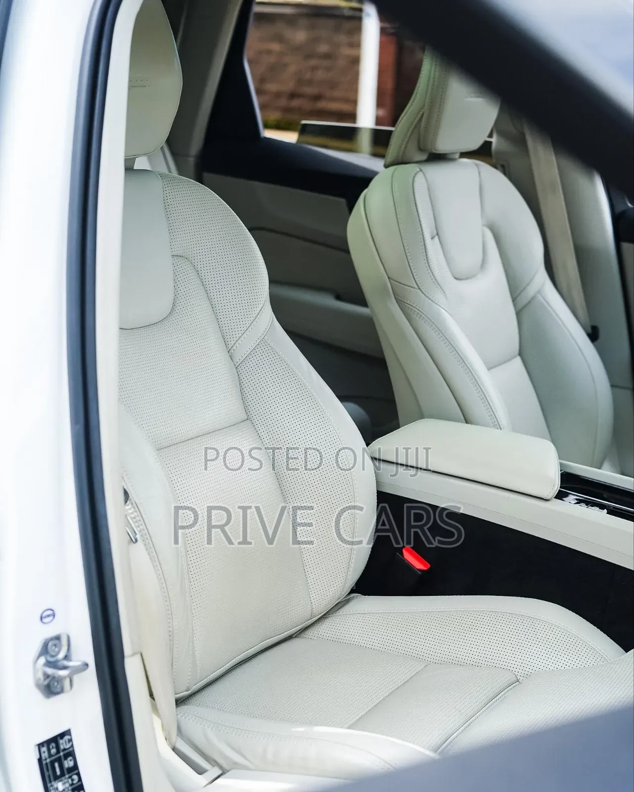 Volvo XC60 2019 White