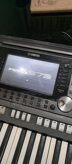 Yamaha Psr S975