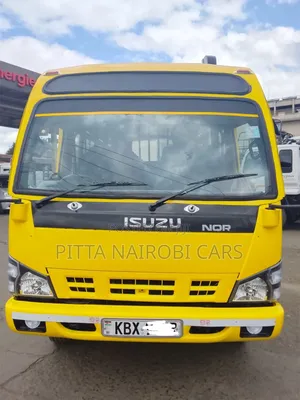 Isuzu NQR 2013 Yellow