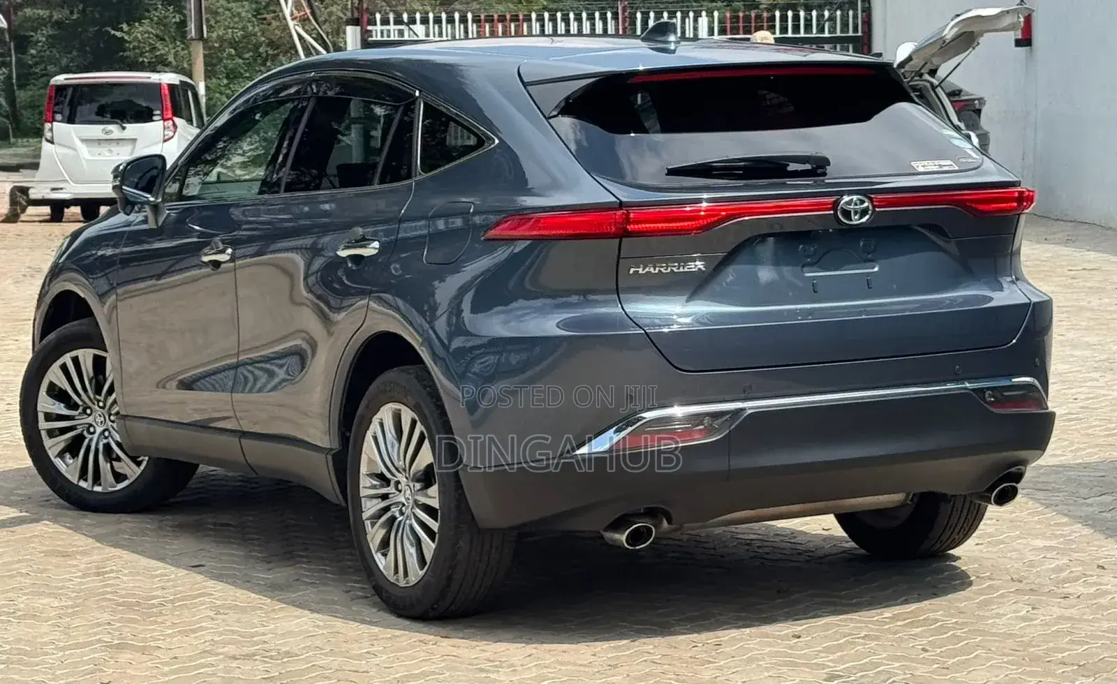 Toyota Harrier 2.0 2020 Gray